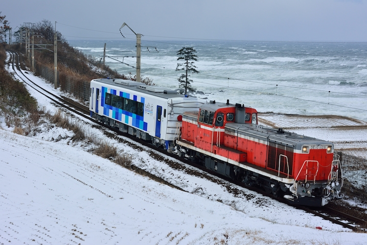 9651レ 由利鉄YR3003 甲種　小砂川～上浜　140308 佐藤和博w750