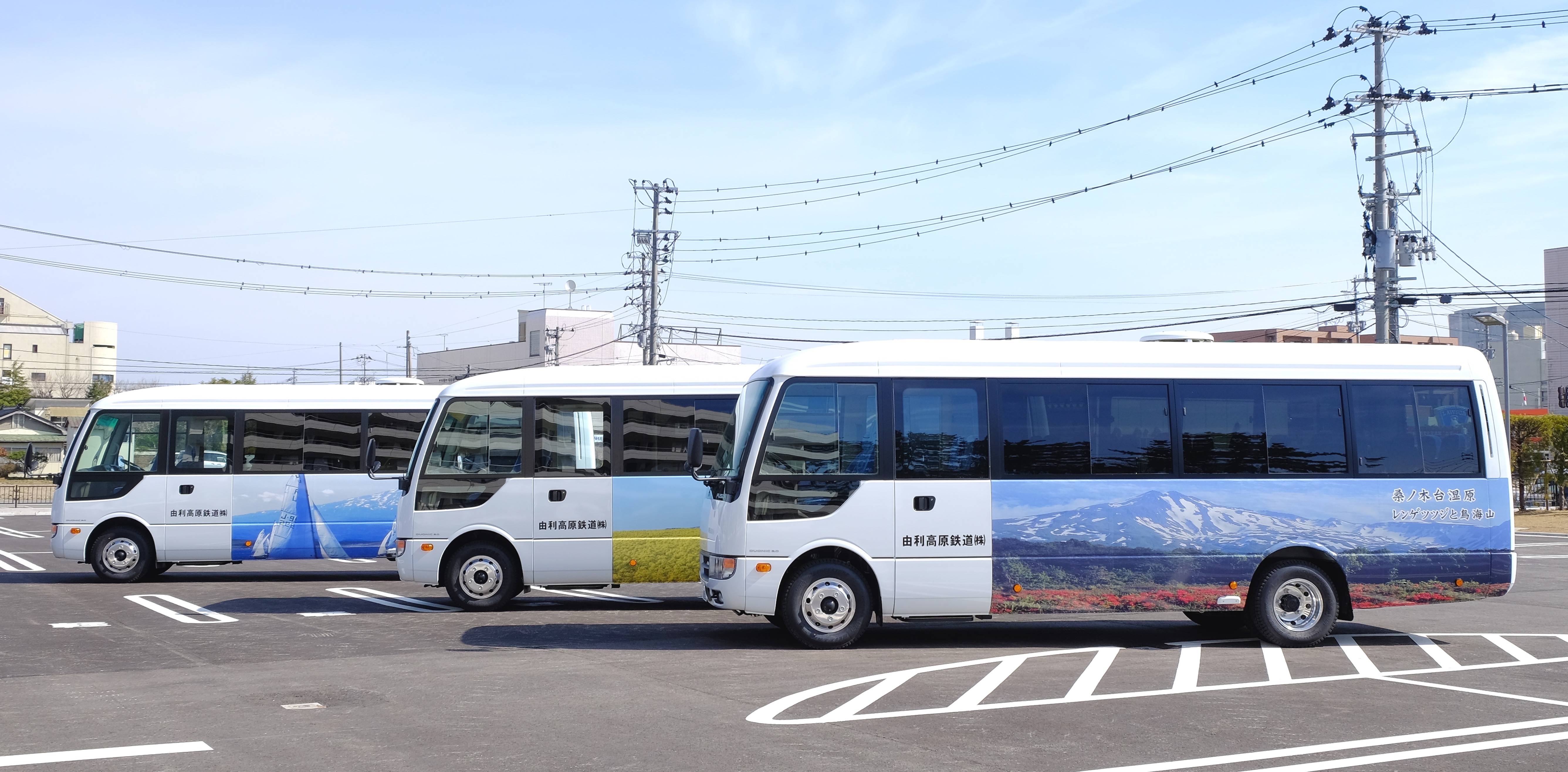 由利鉄バス　三両横並び　お披露目　市役所前　160318　佐藤和博