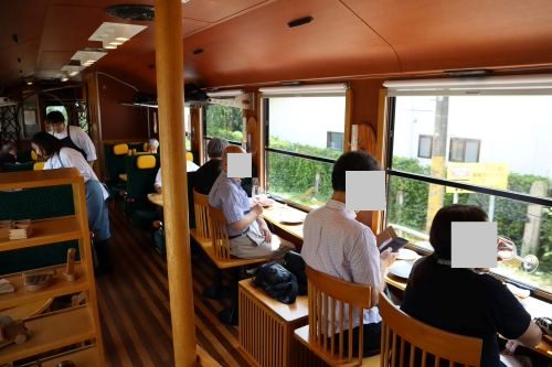 車内座席イメージ2