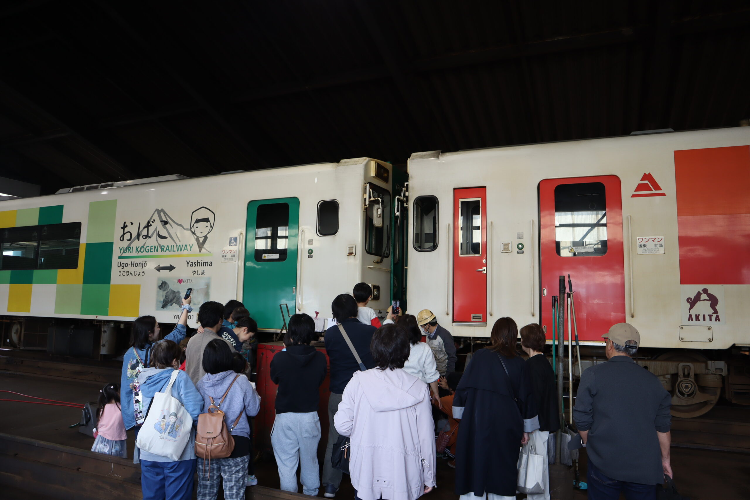 車両基地見学の様子
